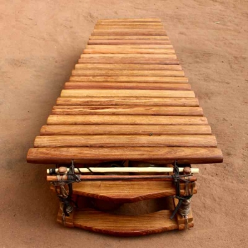 22-key guinean style balafon without visible rope